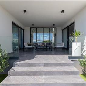 5 bedroom villa with pool near Split, sleeps 9
